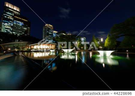 Wadakura Fountain Park and Marunouchi Building Street 44228696