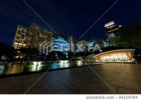 Wadakura Fountain Park and Marunouchi Building Street 44228704