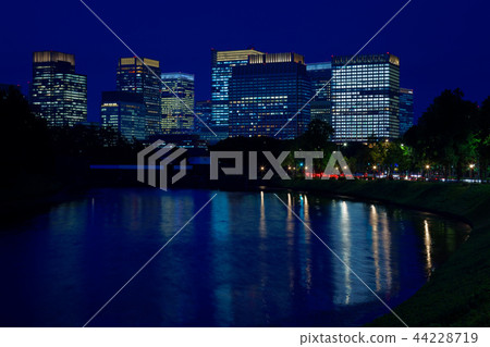 Sakuradamon和丸之內大街的夜景 44228719