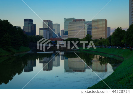 The late Sakuradamon and Marunouchi building streets 44228734