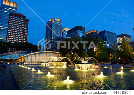 Wadakura Fountain Park and Marunouchi Building Street 44228804