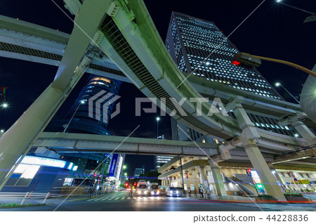 摩天大樓和大都會高速公路 摩天大樓和大都會高速公路 44228836