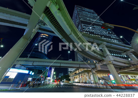 摩天大樓和大都會高速公路 摩天大樓和大都會高速公路 44228837