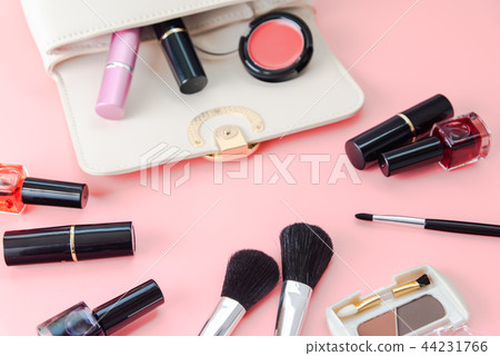Makeup image 44231766