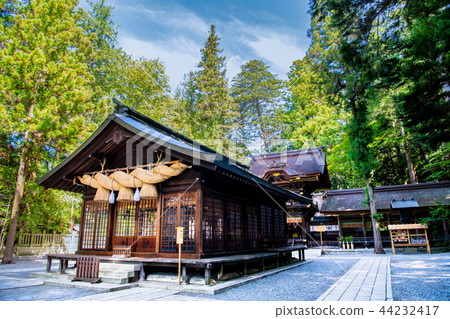 Nagano Suwa Taisha Shimosha Harumiya Kagura Hall and the Buddha Hall Nagano Suwa Taisha Shimosha Harumiya Kagura Hall and the Buddha Hall 44232417