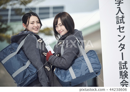 高中女孩參加中心考試 高中女孩參加中心考試 44238606
