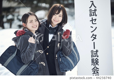 高中女孩參加中心考試 高中女孩參加中心考試 44238740