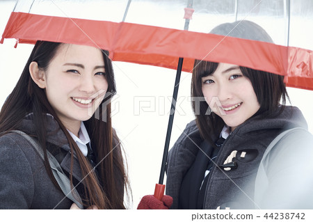高中女孩在多雪的國家 44238742