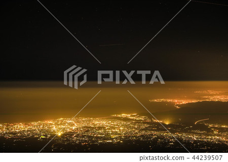 從富士山富士山第5站看到的夜景 從富士山富士山第5站看到的夜景 44239507