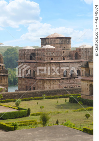 Exterior view of chhatri at Orchha. Madhya Pradesh Exterior view of chhatri at Orchha. Madhya Pradesh 44240074