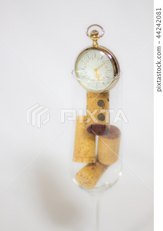 酒精和時間年終派對新年派對形象 酒精和時間年終派對新年派對形象 44242081