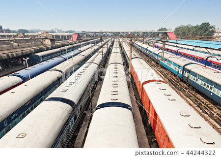 Trains Trains 44244322