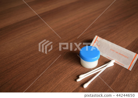 Treatment of scratches 44244650