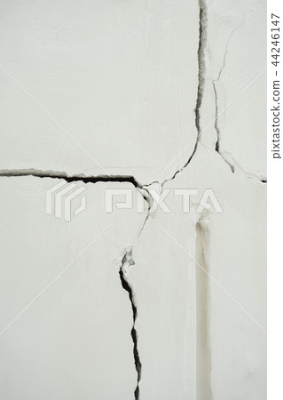 Home problem building problem wall cracked problem Home problem building problem wall cracked problem 44246147