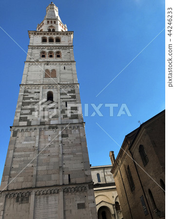 Romanesque Ghirlandina bell tower, Unesco heritage 44246233