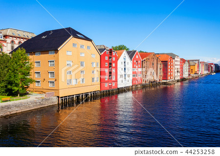 Colorful old houses, Trondheim Colorful old houses, Trondheim 44253258