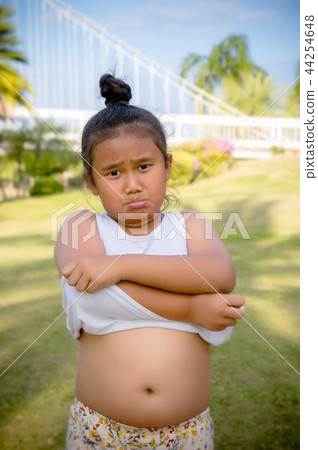 Fat girl kid show big belly , girl like eat 44254648