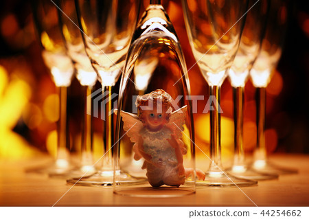 wedding champagne glass Angel  44254662