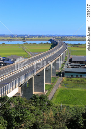 在Sahara PA 07附近的Higashi-Kanto高速公路 在Sahara PA 07附近的Higashi-Kanto高速公路 44255027