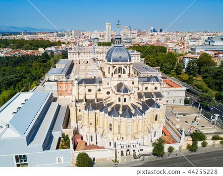 Almudena Cathedral is a Catholic church in Madrid 44255228