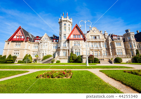 Magdalena Palace in Santander Magdalena Palace in Santander 44255340