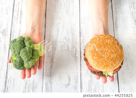 Unhealthy vs healthy food 44255825