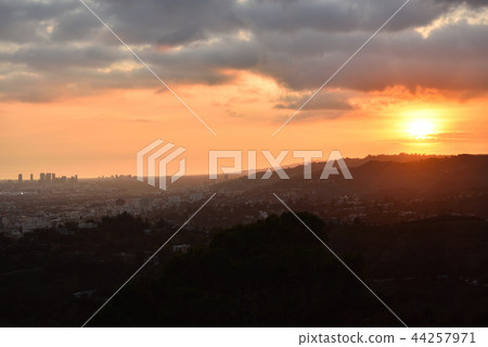 Los Angeles Sunset from Griffith Observatory 44257971