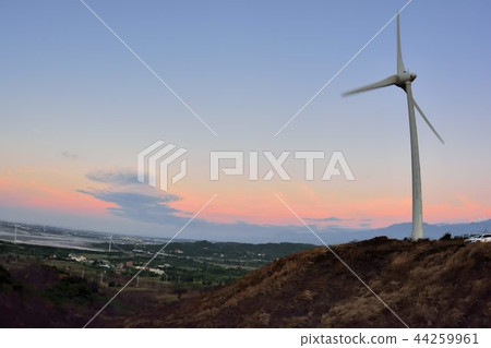 台灣苗栗好望角的發電風車 台灣苗栗好望角的發電風車 44259961