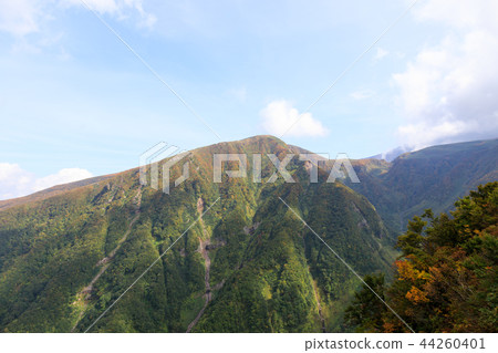 [Akita Prefecture] Toriumiyama Inakuradake Autumn leaves 44260401