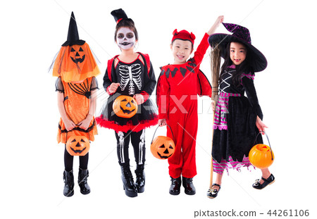 Group of children wearing halloween costume Group of children wearing halloween costume 44261106