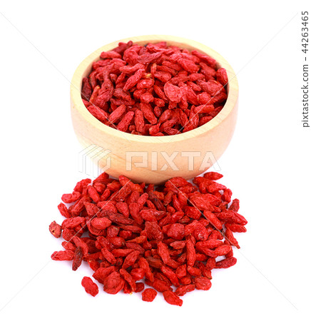 heap of goji berries isolated on white background 44263465