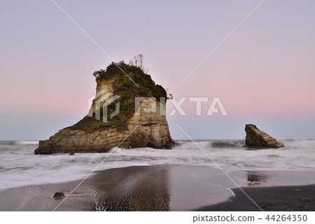 Tsutsugaura's Married Rocks Atsumi, Chiba Prefecture Tsutsugaura Sunset View Tsuzagaura's Sunset Tsutsugaura's Married Rocks Atsumi, Chiba Prefecture Tsutsugaura Sunset View Tsuzagaura's Sunset 44264350