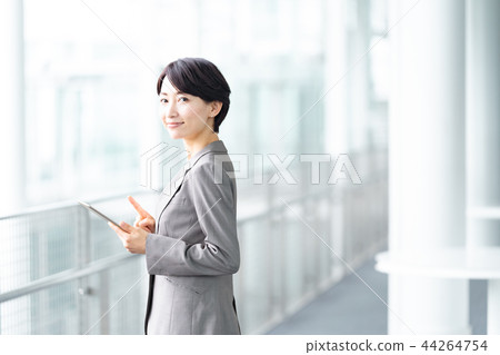 Business woman (tablet) female office worker Business woman (tablet) female office worker 44264754