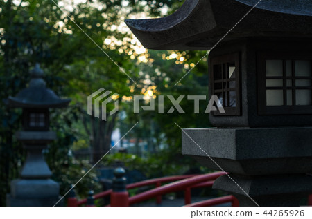 Shrines and lanterns at dusk Shrines and lanterns at dusk 44265926