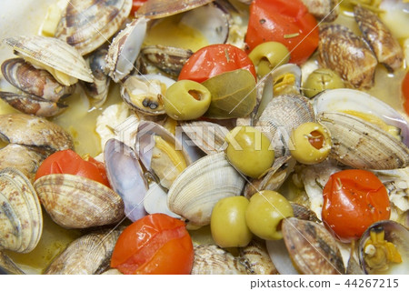 Aqua pazza made with anhydrous pot Aqua pazza made with anhydrous pot 44267215
