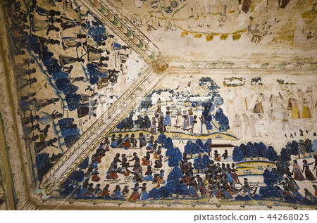 Chhatri of Maharaja Parikshat, ceiling paintings   44268025