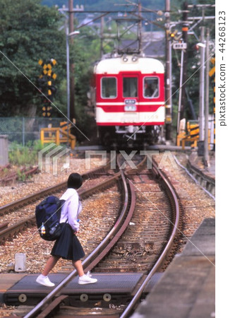 Local school hometown 44268123