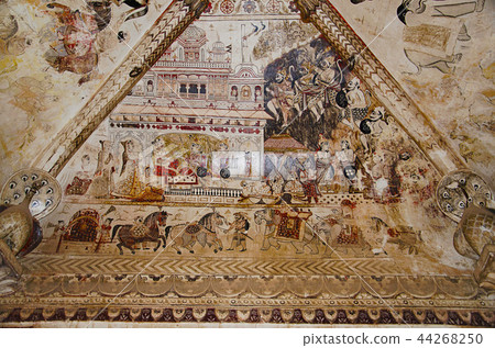 Lakshmi Narayan Temple, ceiling paintings, MP 44268250