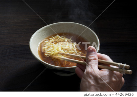 ramen ramen 44269426