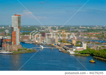 View of Rotterdam city and Nieuwe Maas river  44270245