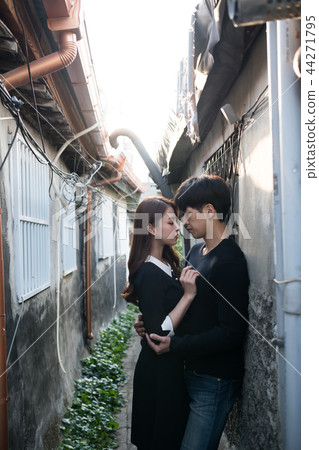 巷子裡，巷子裡，情侶，戀人，約會，約會按扣，婚禮 44271795