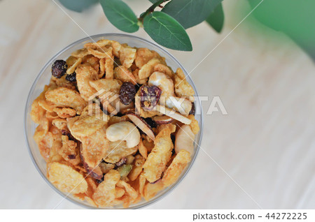 cornflake ,almond and dried cranberry cornflake ,almond and dried cranberry 44272225