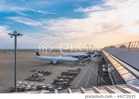 停放區域的客機 停放區域的客機 44272635