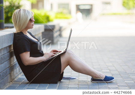 woman with laptop free space woman with laptop free space 44274666
