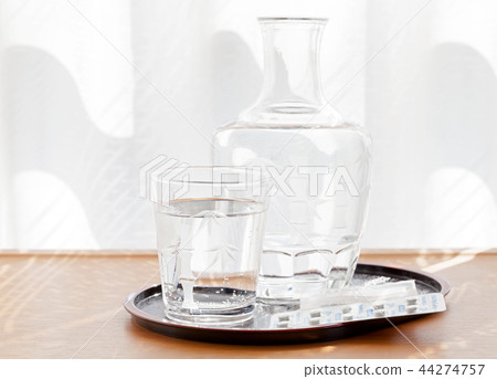醫藥，水，仿製藥 44274757