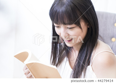 Holiday reading good times 44279414