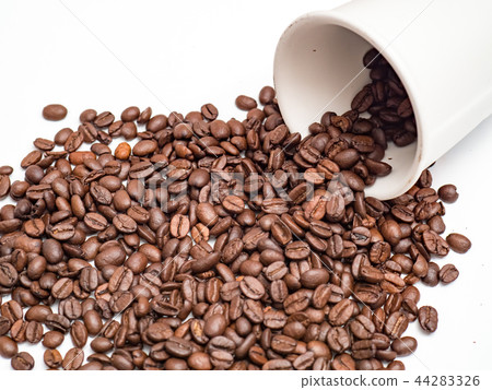 Coffee cup with coffee beans Coffee cup with coffee beans 44283326