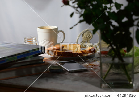 Messy breakfast landscape 44294820