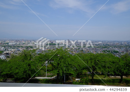 Urban area seen from Takasaki Shirai Okannon (northeast) Urban area seen from Takasaki Shirai Okannon (northeast) 44294839