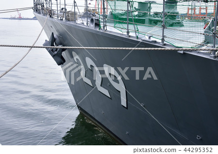 Escort ship abalone Escort ship abalone 44295352